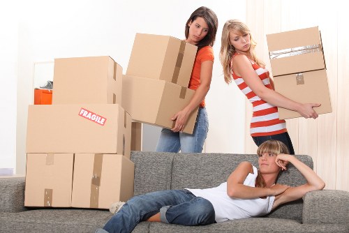 Man and van service handling boxes and furniture in Islington
